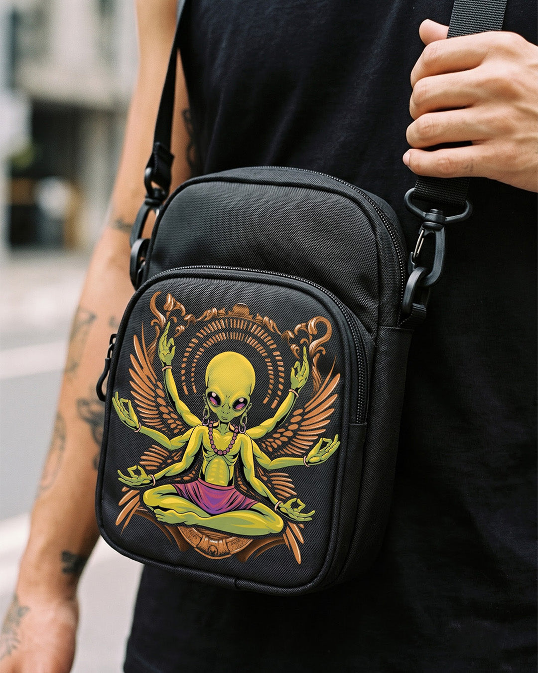 Alien meditating sling bag Pro