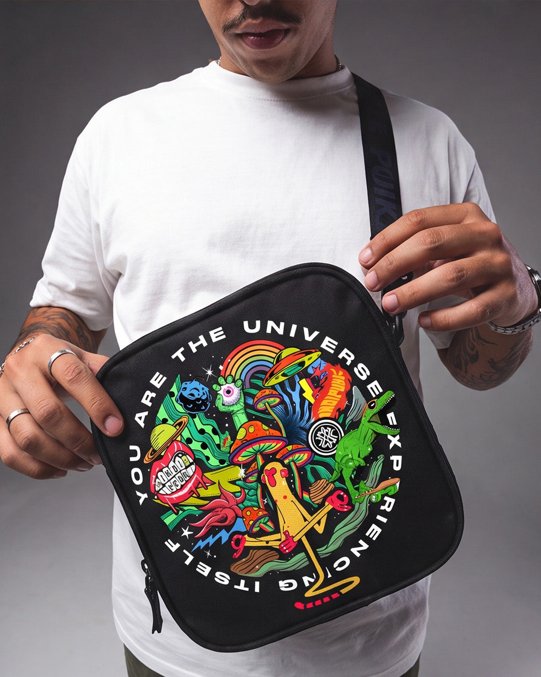 Univere explore fanny pack
