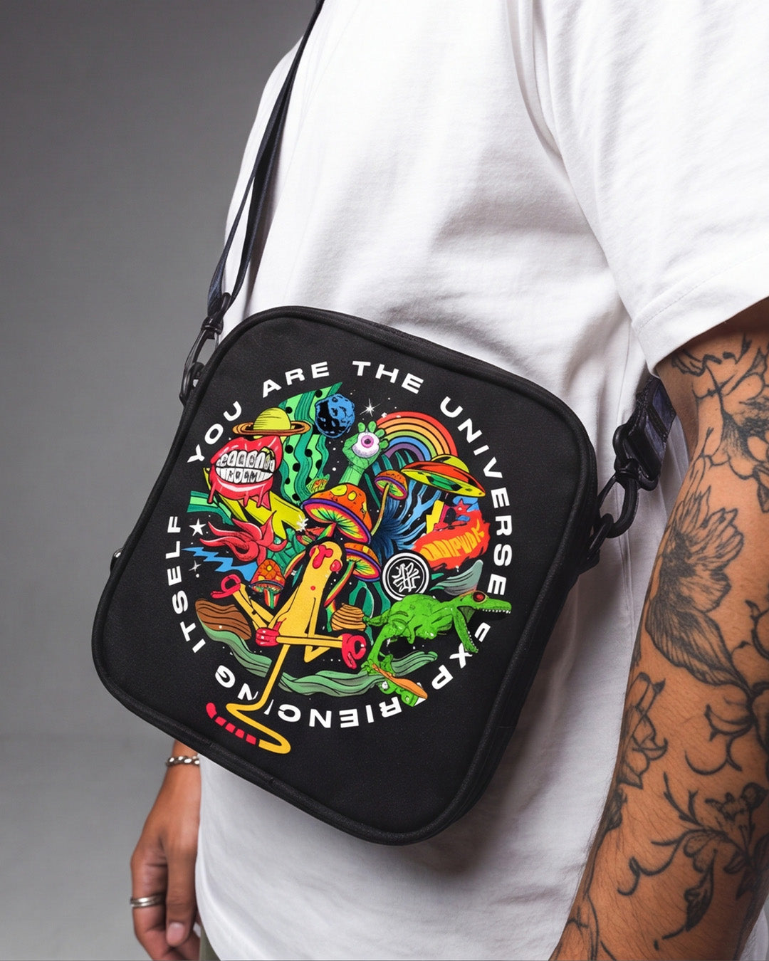 Univere explore fanny pack